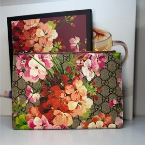 Gucci GG Blooms Pouch